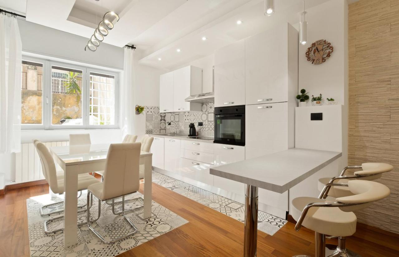 3 Bed Modern Flat - 15 Minutes Walk To Colosseum Roma Eksteriør bilde